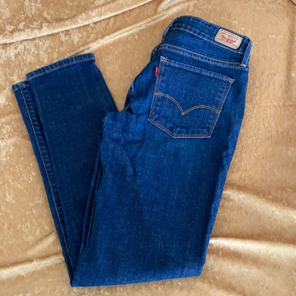 Size 8 Levi